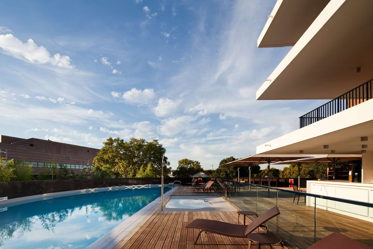 Coupon de réduction : 1 nuit en Chambre Supérieure avec 2 petits déjeuner à -30% - Valable à L'HOTEL 4 étoiles RADISSON BLU - à MONTPELLIER (34)