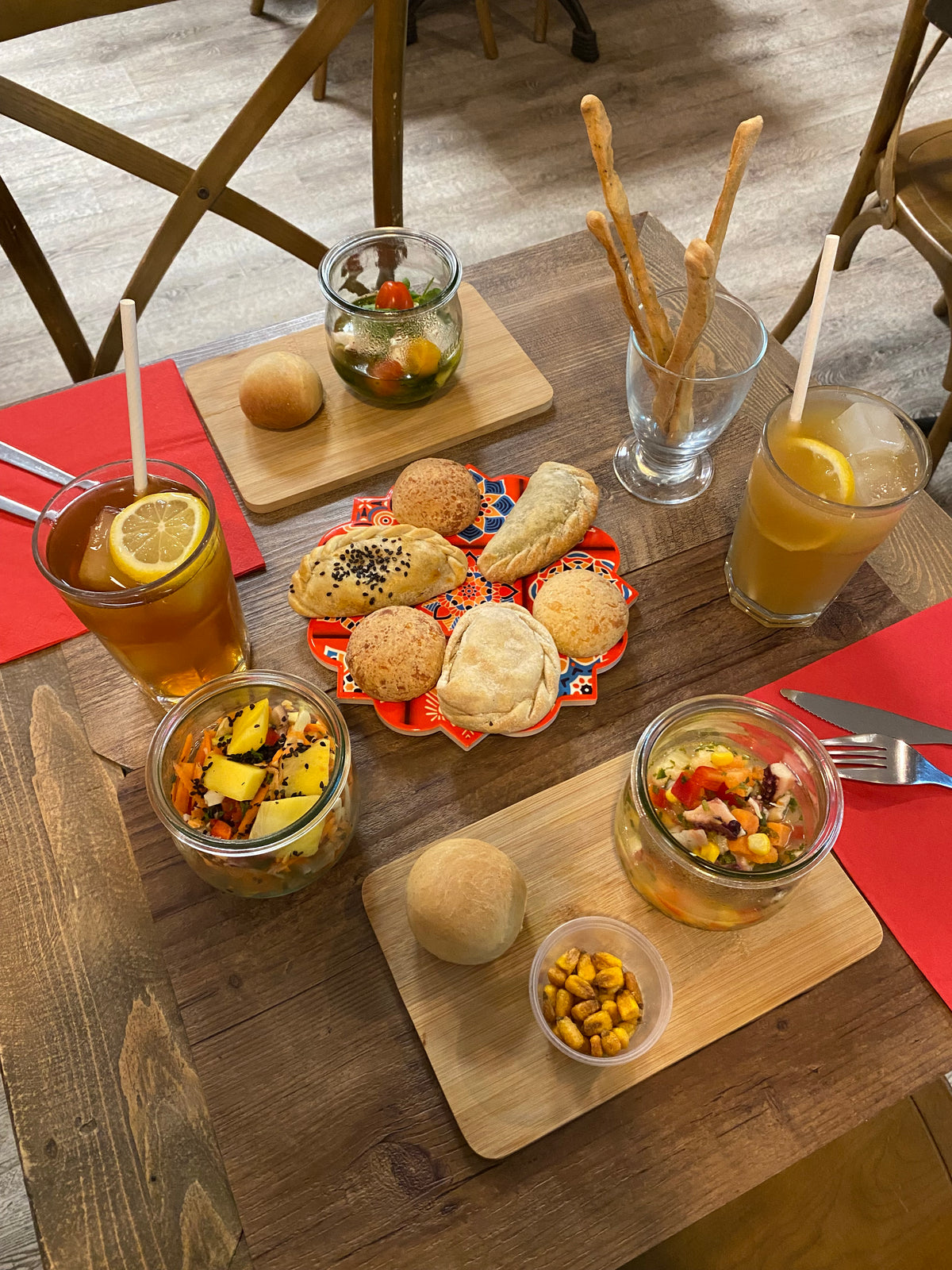 Bon de réduction : 2 menus Découverte Cuisine d'auteur servie en bocaux 100% Maison pour 2 personnes à -25% - Valable chez D'ICI ET D'AILLEURS - à MONTPELLIER (34)