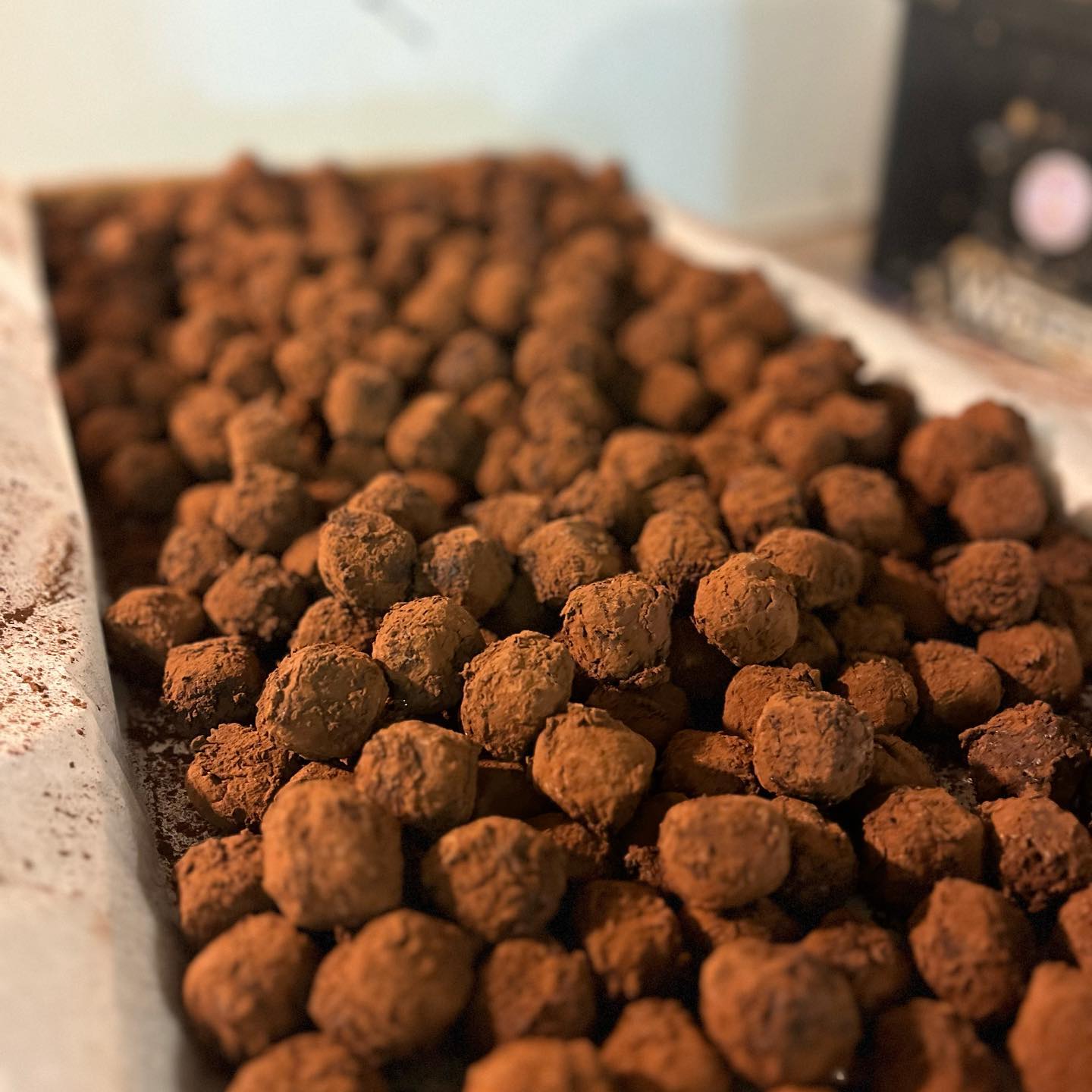 Coupon de réduction : 1 Boîte Achetée = 1 Boite Offerte * - Valable à LA CHOCOLATERIE MARCELLIN - à LEVENS (06)