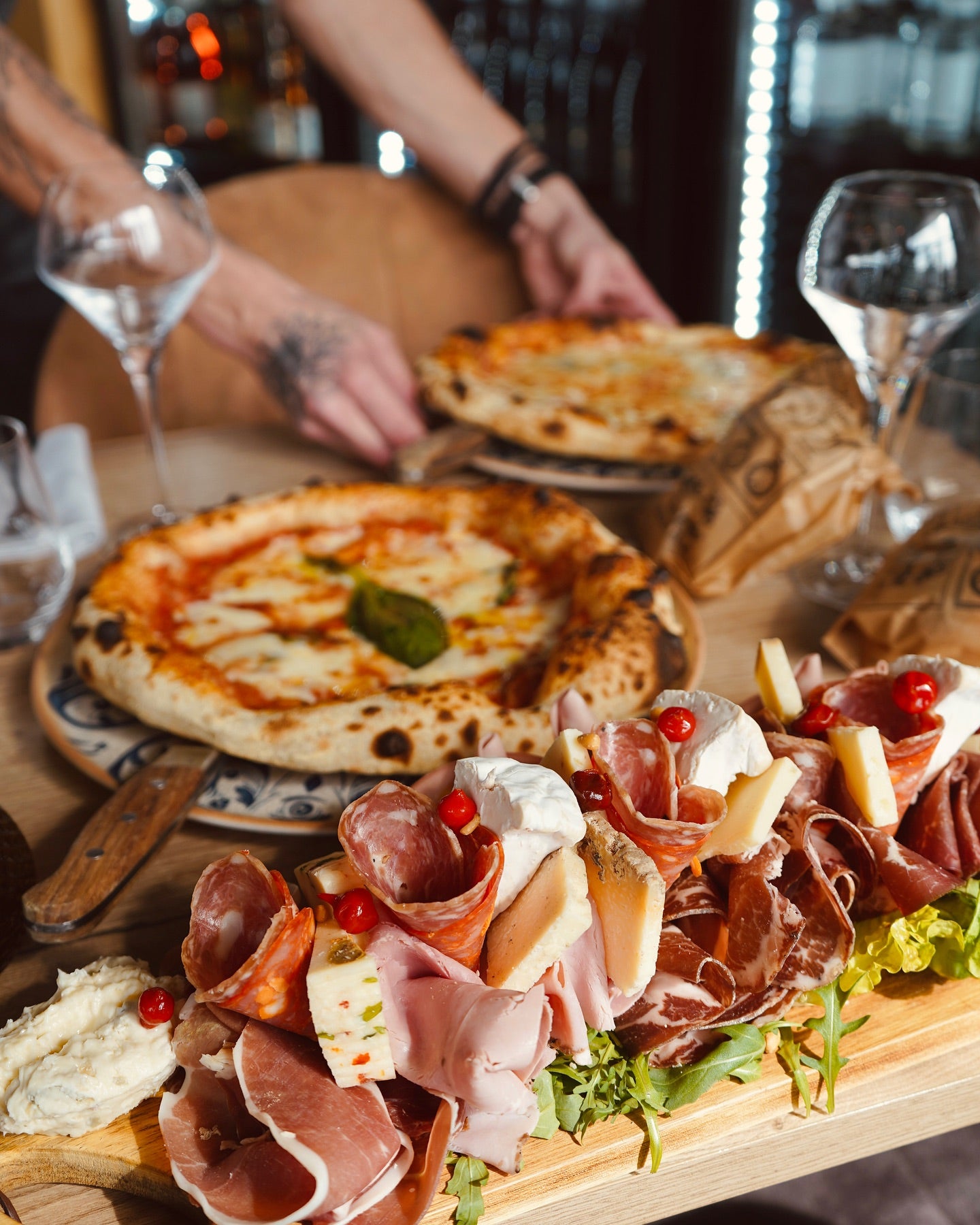 Coupon de réduction : À la carte remise de 30€ * Offre permanente : Votre digestif offert - Valable chez BOTTEGA TRE - à LE CAP D'AGDE (34)