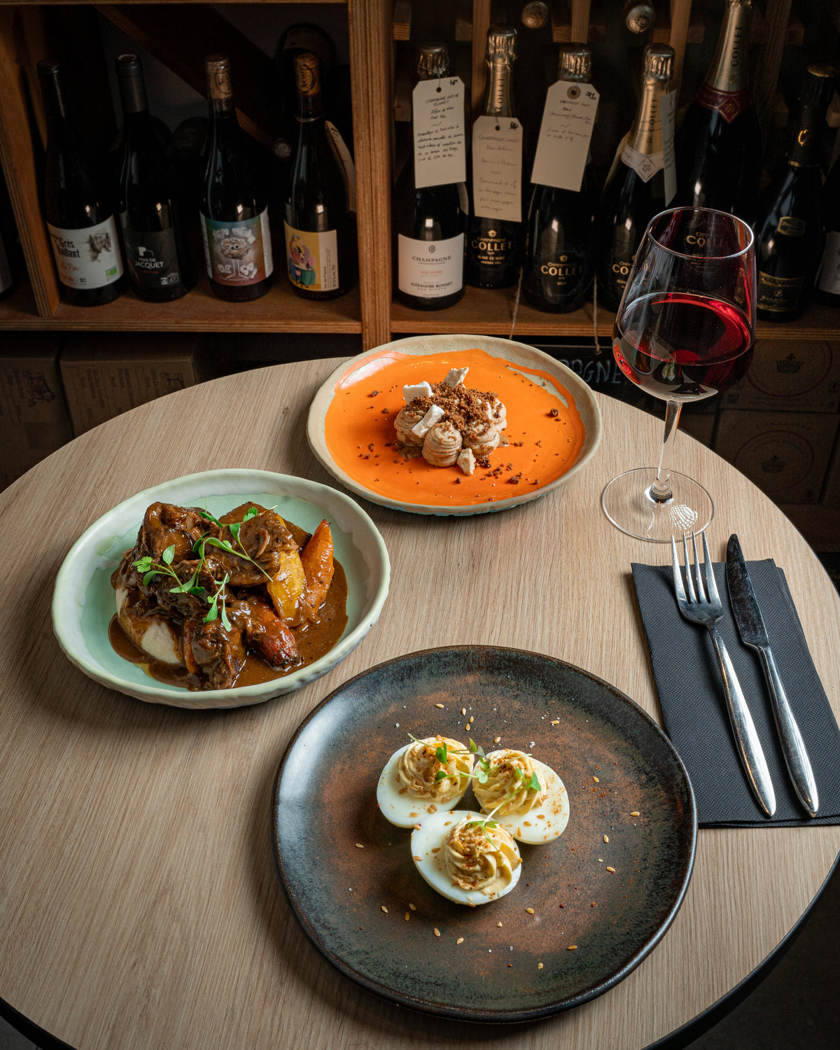 Bon de réduction : 2 menus Découverte plats emblématiques franco-colombiens & 3 accords mets et vins pour 2 personnes à -25% - Valable chez ESENCIA - à MONTPELLIER (34)