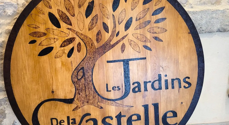 Coupon de réduction : 2 Menus Spécial Fêtes à 114 € à -40% - Valable chez LES JARDINS DE LA CASTELLE - à MONTPELLIER (34)