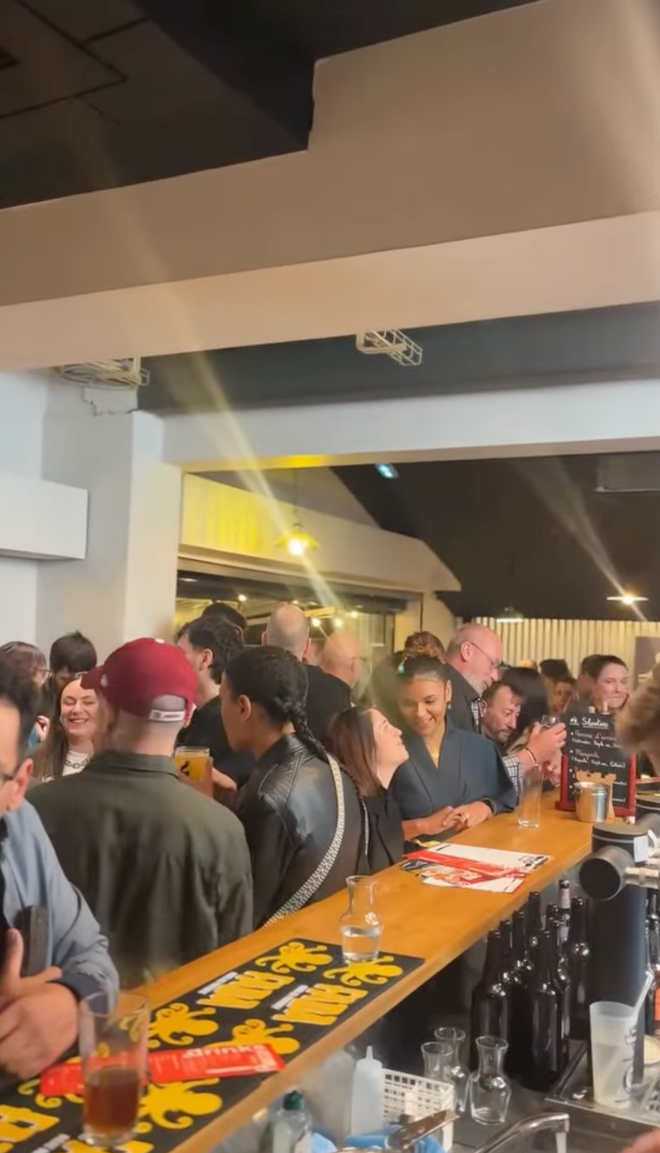 Coupon de réduction : 2 menus du lundi burger + bière + dessert -25% - Valable chez LA CAHUTE - à MONTPELLIER (34)