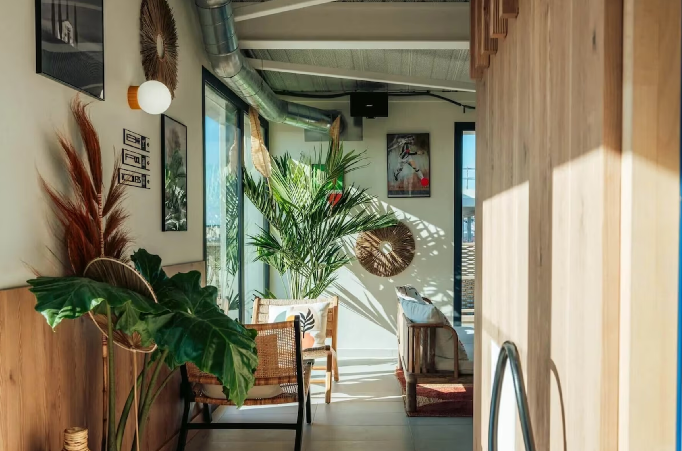 Bon de réduction : 1 nuit en Chambre premium -38% avec apéritif dînatoire au Rooftop Nonna Giola - Valable à l'hôtel 3 étoiles Jost Montpellier - à Montpellier (34)