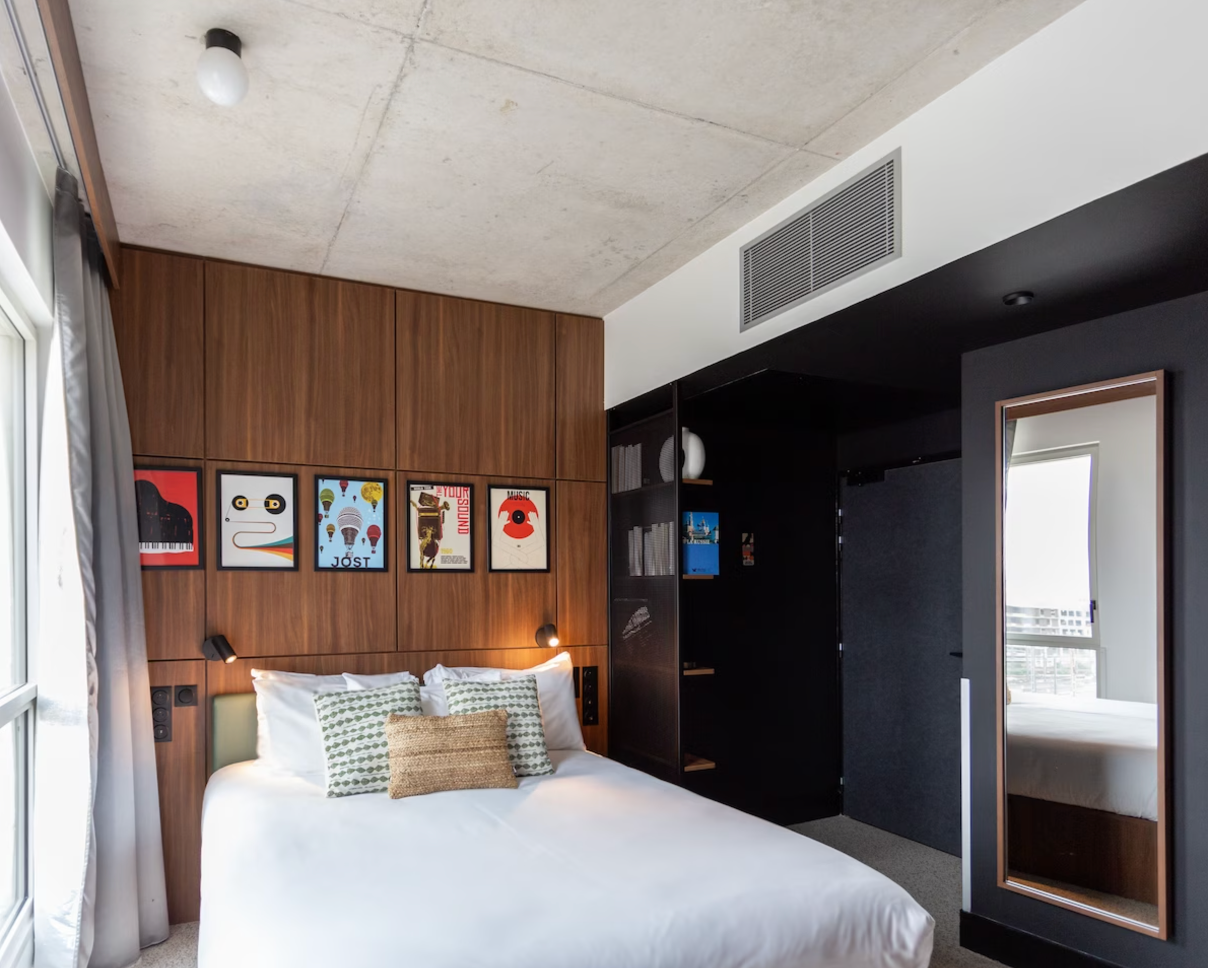 Bon de réduction : 1 nuit en Chambre premium -38% avec apéritif dînatoire au Rooftop Nonna Giola - Valable à l'hôtel 3 étoiles Jost Montpellier - à Montpellier (34)