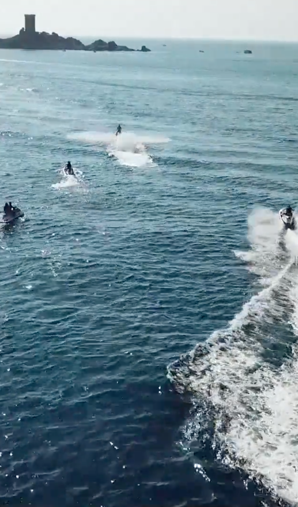 Bon de réduction : 20% de remise sur une randonnée sunset à jetski dans l'Esterel (151€ au lieu de 189€) - Valable chez BAMBOU WATER SPORTS - à FREJUS (83)