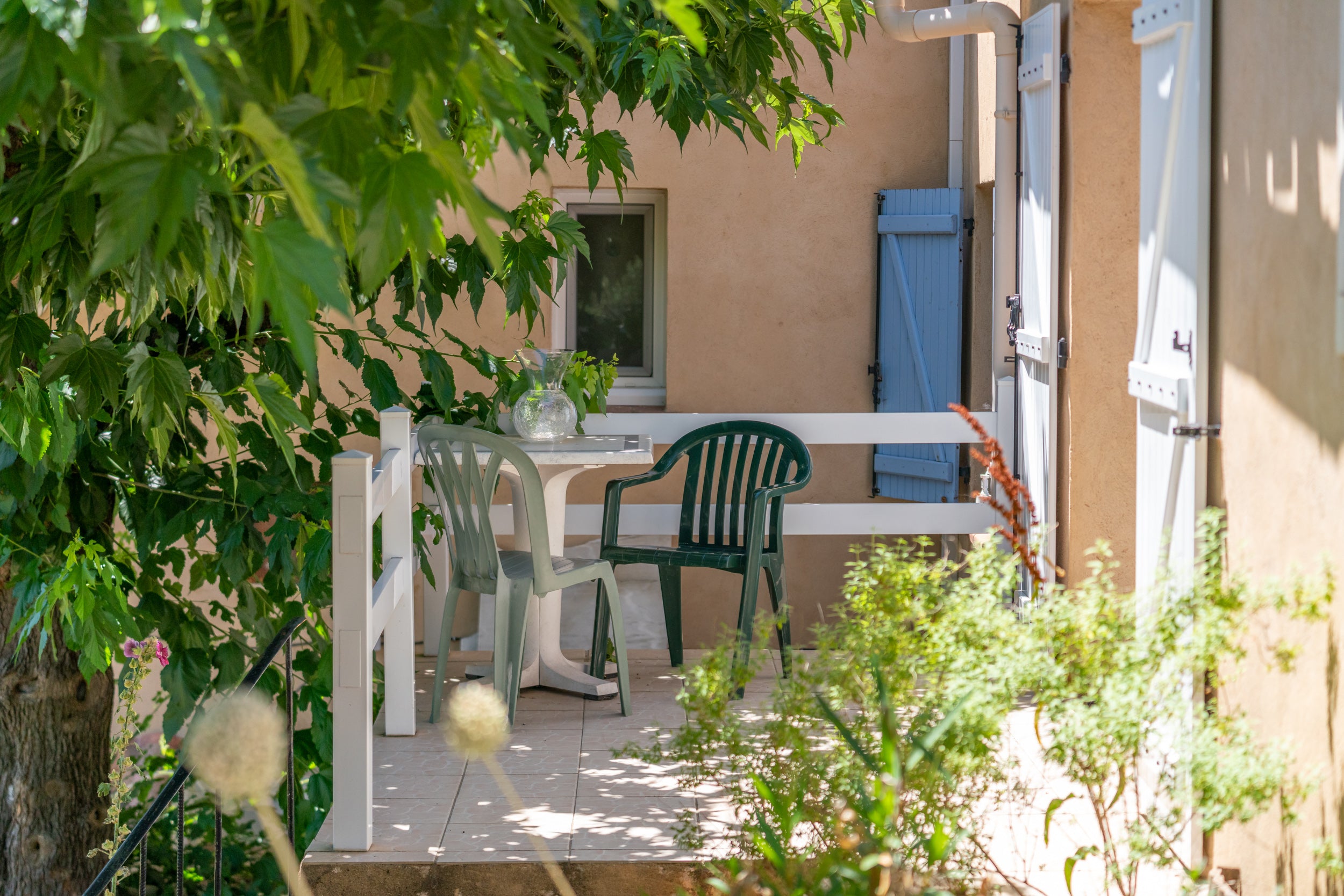 Coupon de réduction : 1 Séjour demi-pension à 250€ Inclus : 1 nuitée en chambre double + 2 menus prestige + 2 petits déjeuner + 2 Coupes de champagne avec pétale de truffe - Valable chez LE GRAND CHENE TRUFFIER - à SILLANS-LA-CASCADE (83)