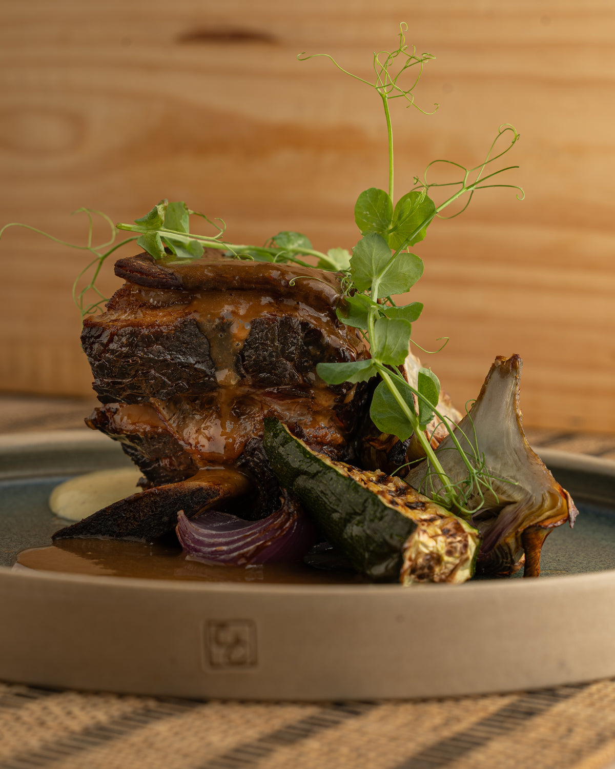 Bon de réduction : 2 menus Découverte plats emblématiques franco-colombiens & 3 accords mets et vins pour 2 personnes à -25% - Valable chez ESENCIA - à MONTPELLIER (34)