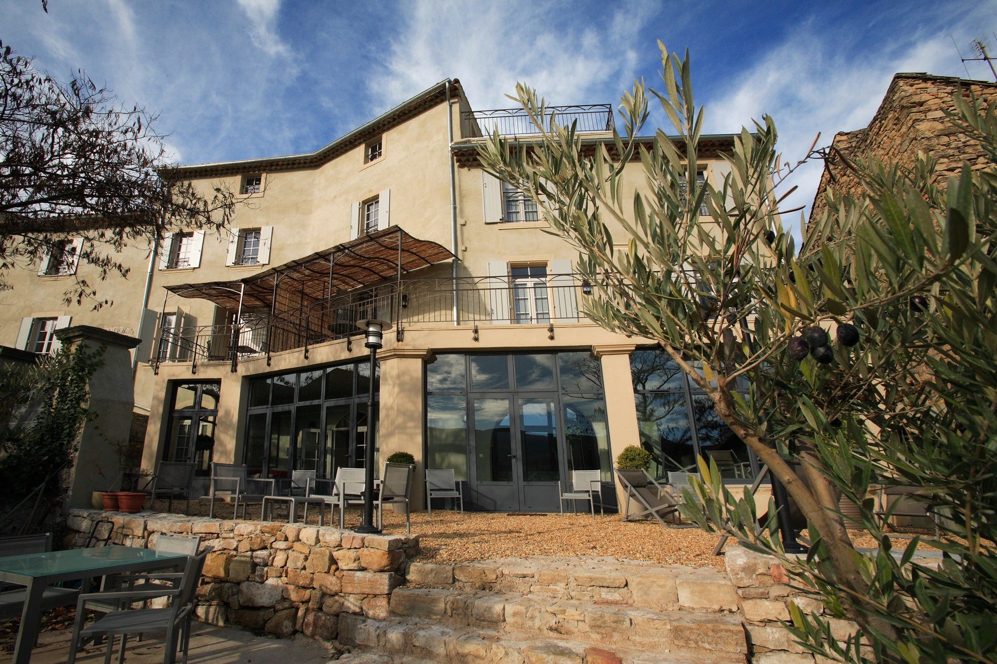 Coupon de réduction : Pour 2 nuits achetées = La troisième offerte * - Valable chez LE COUVENT D'HEREPIAN - à HÉRÉPIAN (34)