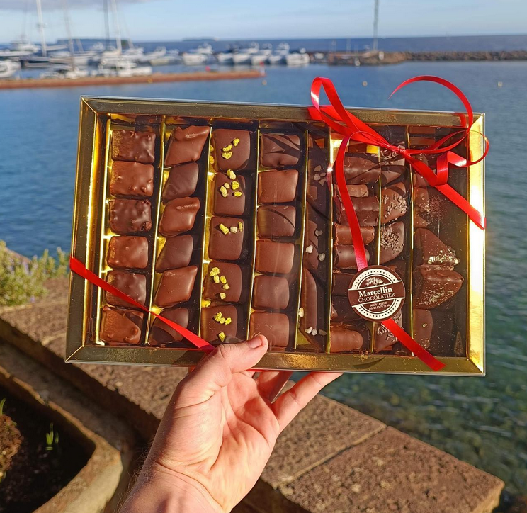 Coupon de réduction : 1 Boîte Achetée = 1 Boite Offerte * - Valable à LA CHOCOLATERIE MARCELLIN - à LEVENS (06)