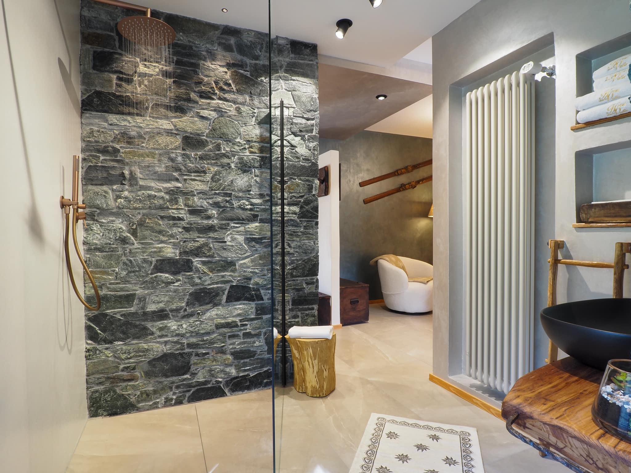 Coupon de réduction : 1 Séjour premium en Pension Complète à 220 €* pour 2 personnes comprenant : 1 Nuit en Suite Junior avec Balcon + 2 Petits Déjeuners + 2 Déjeuners + 2 Dîners - Valable chez DELLA VALLE - à VERNANTE (ITALIE)