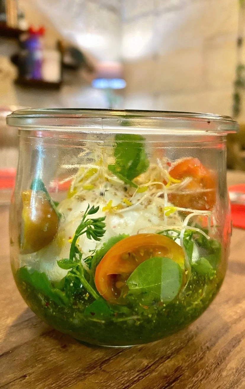 Bon de réduction : 2 menus Découverte Cuisine d'auteur servie en bocaux 100% Maison pour 2 personnes à -25% - Valable chez D'ICI ET D'AILLEURS - à MONTPELLIER (34)