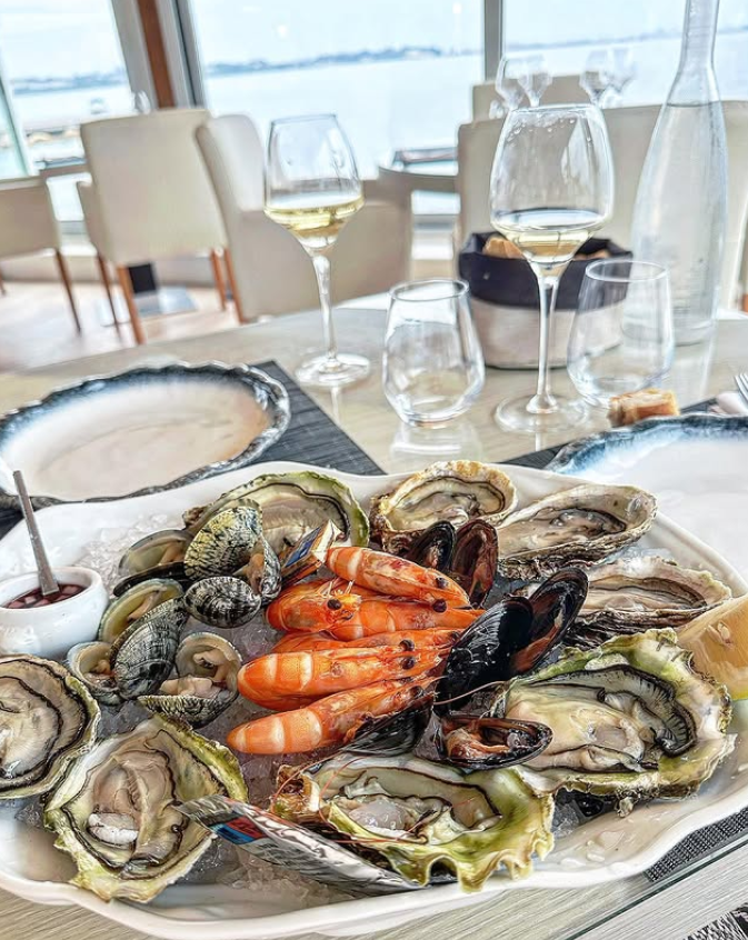 Coupon de réduction : Votre plat offert ou une bouteille de vin offerte dès 120 euros d'addition. * - Valable chez LE GRAND LARGE - à BALARUC LES BAINS (34)