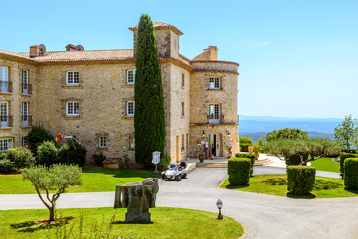 Coupon de réduction : -20% sur la Chambre Prestige du dimanche au vendredi inclus, en basse et en haute saison* + Accès aux installations du Spa offert - Valable à LA BASTIDE DE TOURTOUR - à TOURTOUR (83)