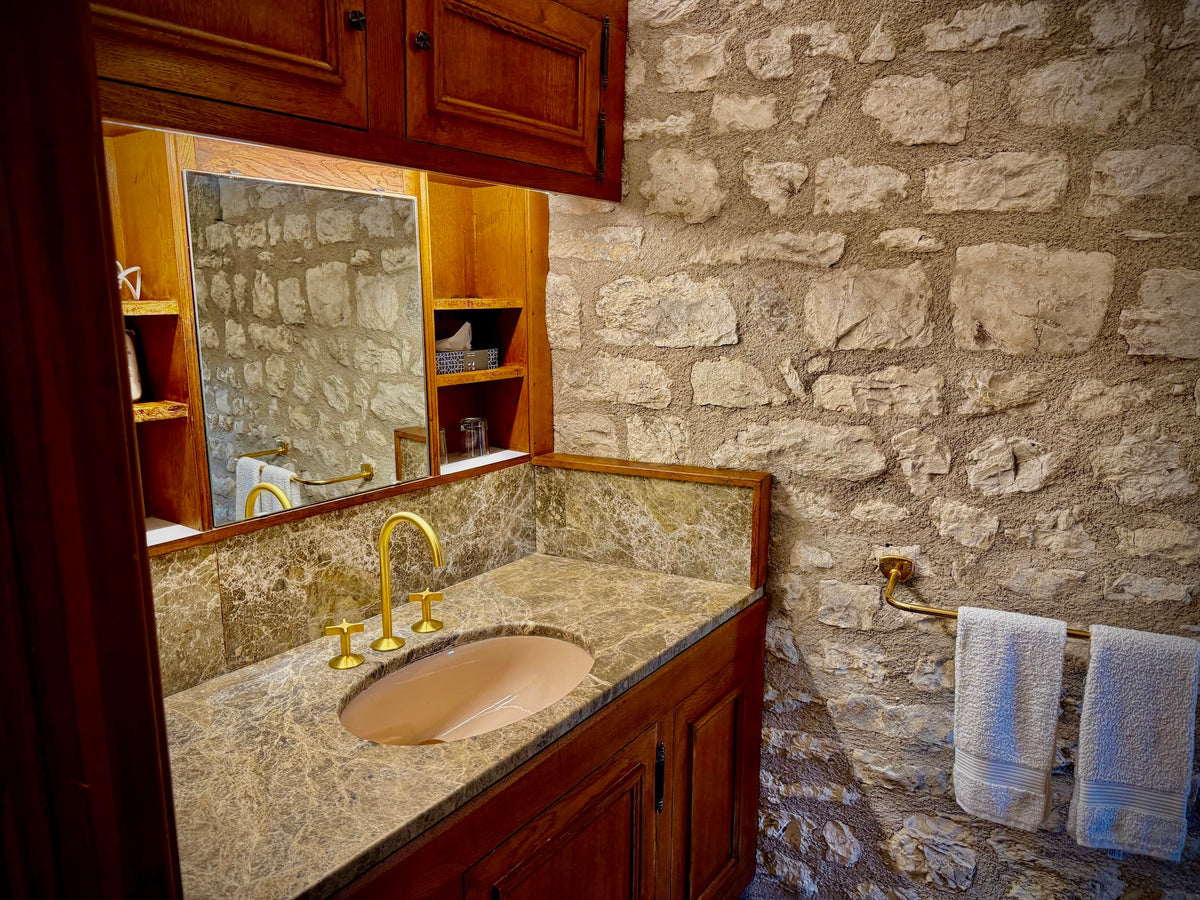 Bon de réduction hôtel : 1 Nuitée en chambre double achetée = 1 Offerte* - Valable chez LE CHATEAU DE BRISSAC - à BRISSAC (34)