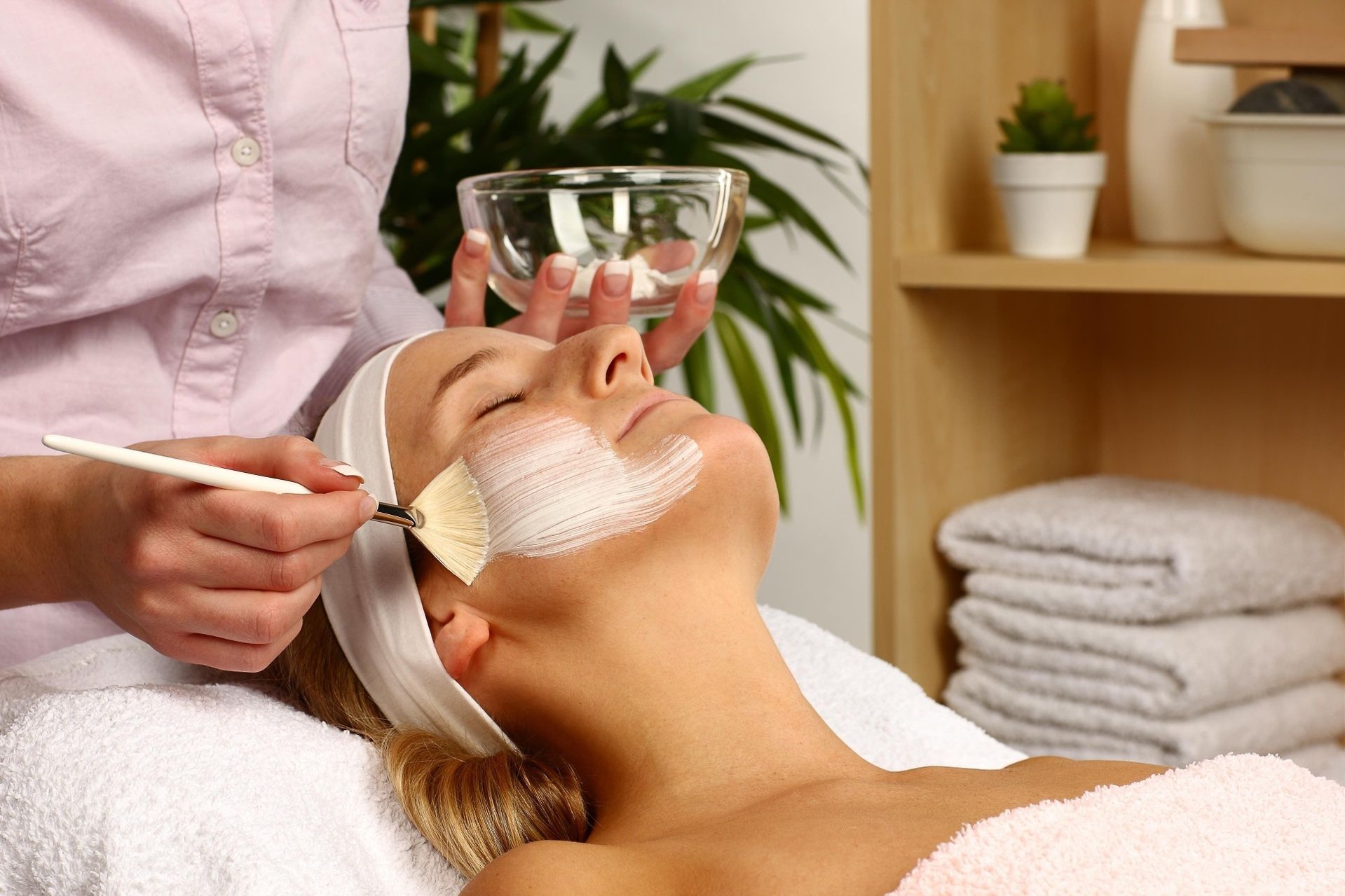 Coupon de réduction : 1 Cure visage à 300 €* achetée = 1 offerte Duolift New Sequential Complet - 3 soins de 45min - Valable chez MY BODY CENTER CANNES - à CANNES (06)