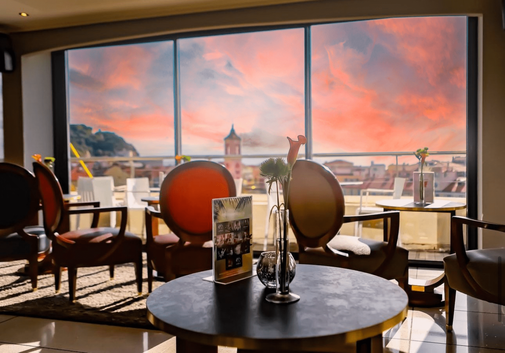 Coupon de réduction : À la Carte remise de 30 € * Valable pour un déjeuner à l'Aston Club pour 2 personnes. - Valable à L'HOTEL ASTON LA SCALA - à NICE (06)