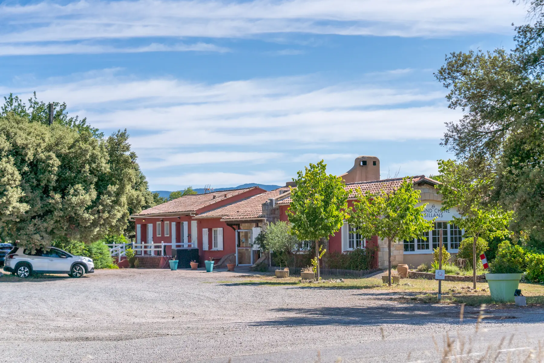 Bon de réduction : 1 Séjour demi-pension à 250€ Inclus : 1 nuitée en chambre double + 2 menus prestige + 2 petits déjeuner + 2 Coupes de champagne avec pétale de truffe - Valable chez LE GRAND CHENE TRUFFIER - à SILLANS-LA-CASCADE (83)