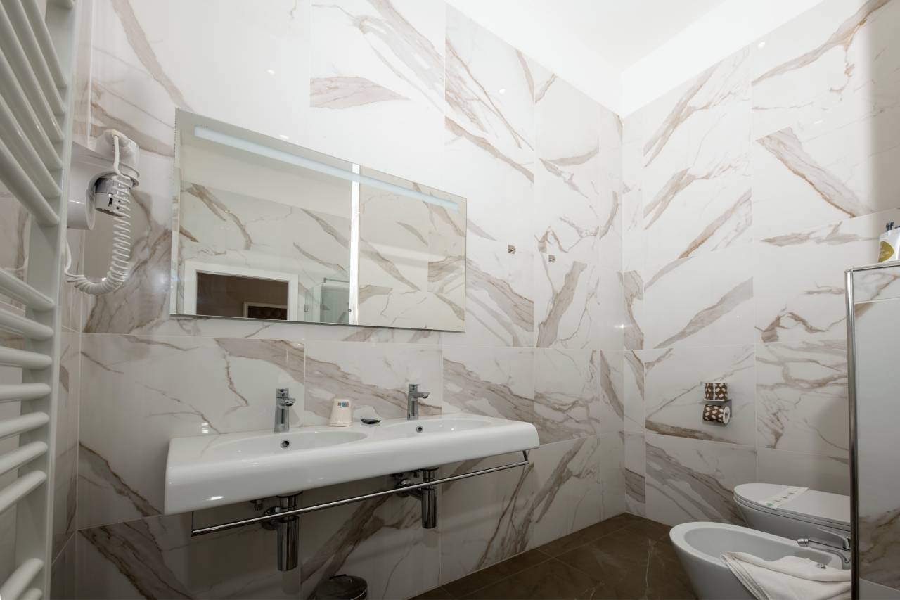 Coupon de réduction : 2 Nuits payantes = 1 Nuit offerte - Valable au GRAND HOTEL DES ANGLAIS - à SAN REMO (ITALIE)