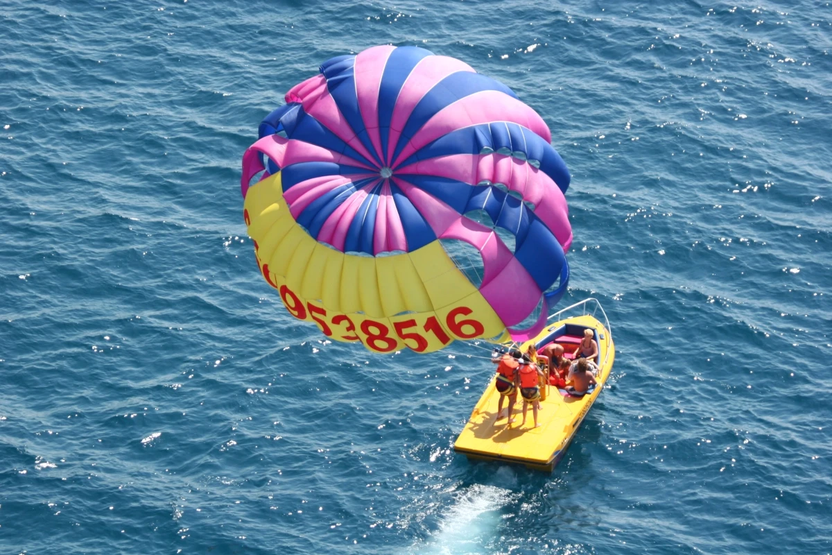 Bon de réduction : 20% de remise sur une session de parachute ascensionnel pour 2 personnes (70€ au lieu de 88€) - Valable chez BAMBOU WATER SPORTS - à FREJUS (83)